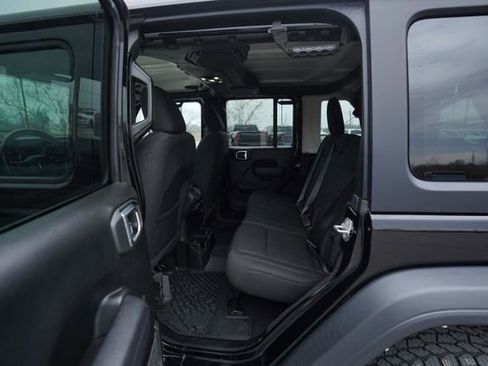 Used 2022 Jeep Wrangler Unlimited Sport image 15