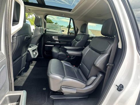 Used 2025 Ford Expedition Max Platinum w/ Driver's Package AWD/4WD image 11