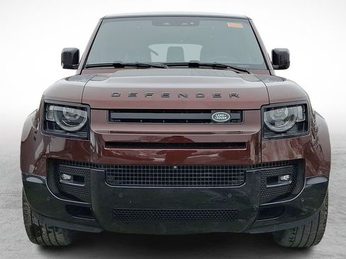 Used 2024 Land Rover Defender 130 X-Dynamic SE image 2