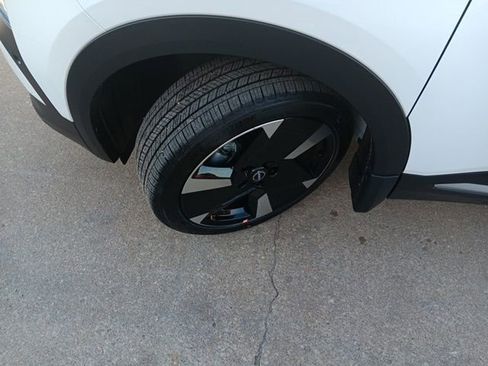 New 2026 Nissan Kicks SR image 35