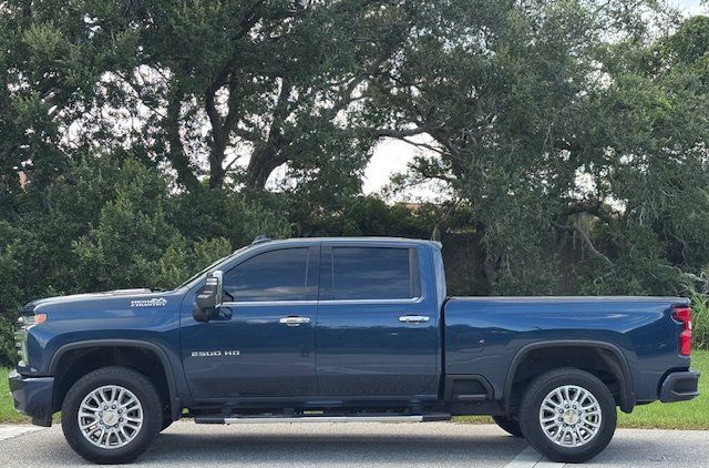 Used 2021 Chevrolet Silverado 2500 High Country AWD/4WD image 2