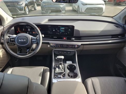 New 2026 Kia Carnival EX image 18