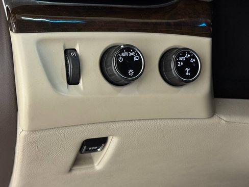 Used 2016 Cadillac Escalade ESV Premium AWD/4WD image 67