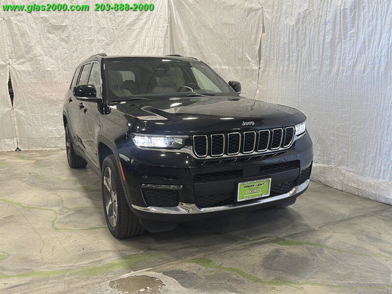 Used 2023 Jeep Grand Cherokee L Limited AWD/4WD image 32