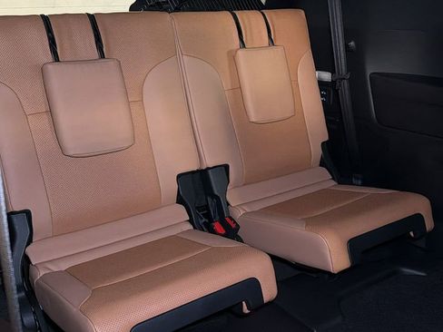 Certified 2024 Lexus LX 600 4WD w/ Premium Package image 36