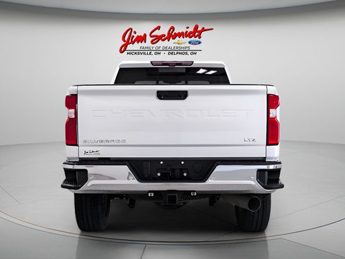 Used 2021 Chevrolet Silverado 2500 LTZ w/ LTZ Premium Package AWD/4WD image 5