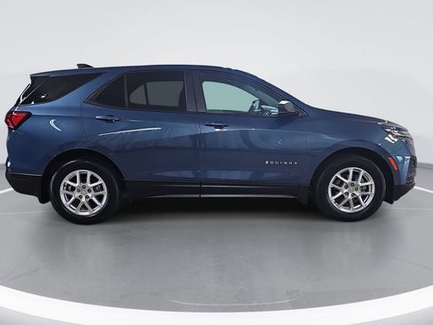 Certified 2024 Chevrolet Equinox LS w/ LS Convenience Package FWD image 2