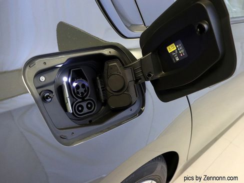 Used 2026 BMW i7 xDrive60 w/ Executive Package image 10