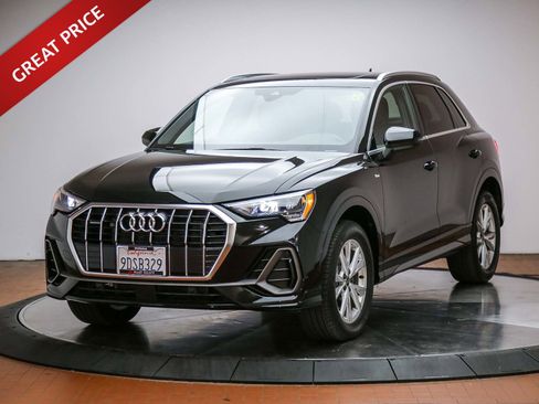 Used 2022 Audi Q3 2.0T Premium w/ Convenience Package AWD/4WD image 1