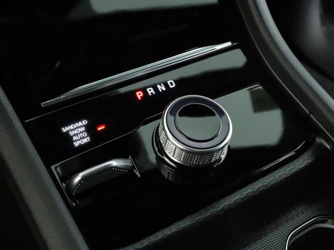 New 2025 Jeep Grand Cherokee Limited w/ Black Appearance Package image 15