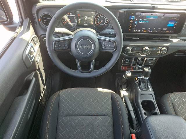 Used 2026 Jeep Gladiator Mojave AWD/4WD image 15