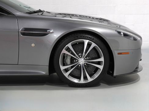 Used 2012 Aston Martin V12 Vantage Coupe image 53