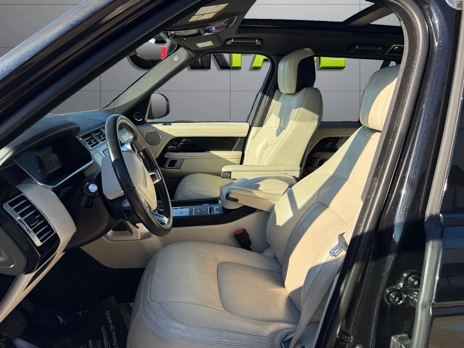Used 2019 Land Rover Range Rover HSE AWD/4WD image 16