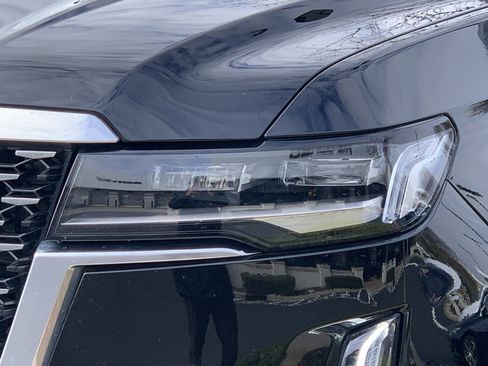 Used 2021 Cadillac Escalade Premium Luxury w/ Driver Assist Tech Package image 6