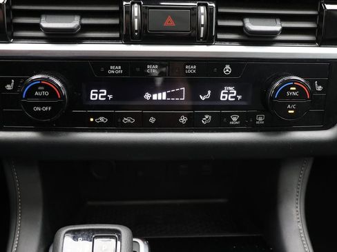 Used 2025 Nissan Pathfinder SL w/ SL Premium Package image 25