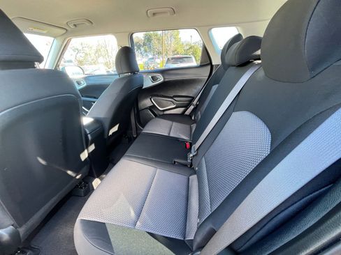 Used 2025 Kia Soul LX w/ LX Technology Package image 23