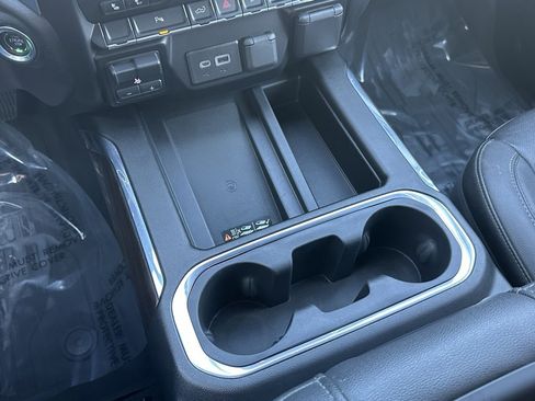 Used 2022 GMC Sierra 2500 SLT w/ SLT Premium Package image 31