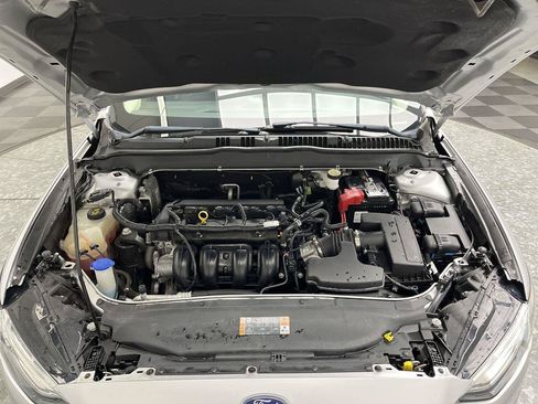 Used 2018 Ford Fusion SE FWD image 22