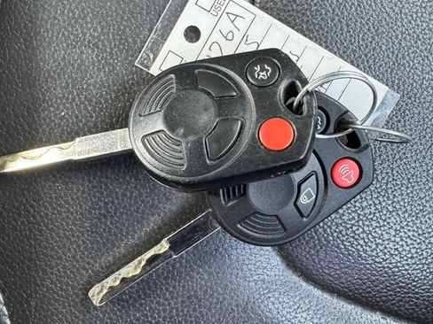 Used 2015 Ford Focus SE w/ Equipment Group 201A FWD image 29