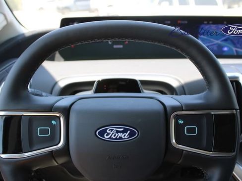 New 2027 Ford Expedition Platinum w/ Driver's Package RWD image 17