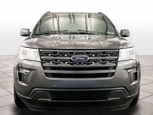 Used 2018 Ford Explorer XLT w/ Equipment Group 202A AWD/4WD image 4