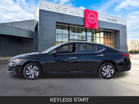 Certified 2025 Nissan Altima 2.5 S image 5