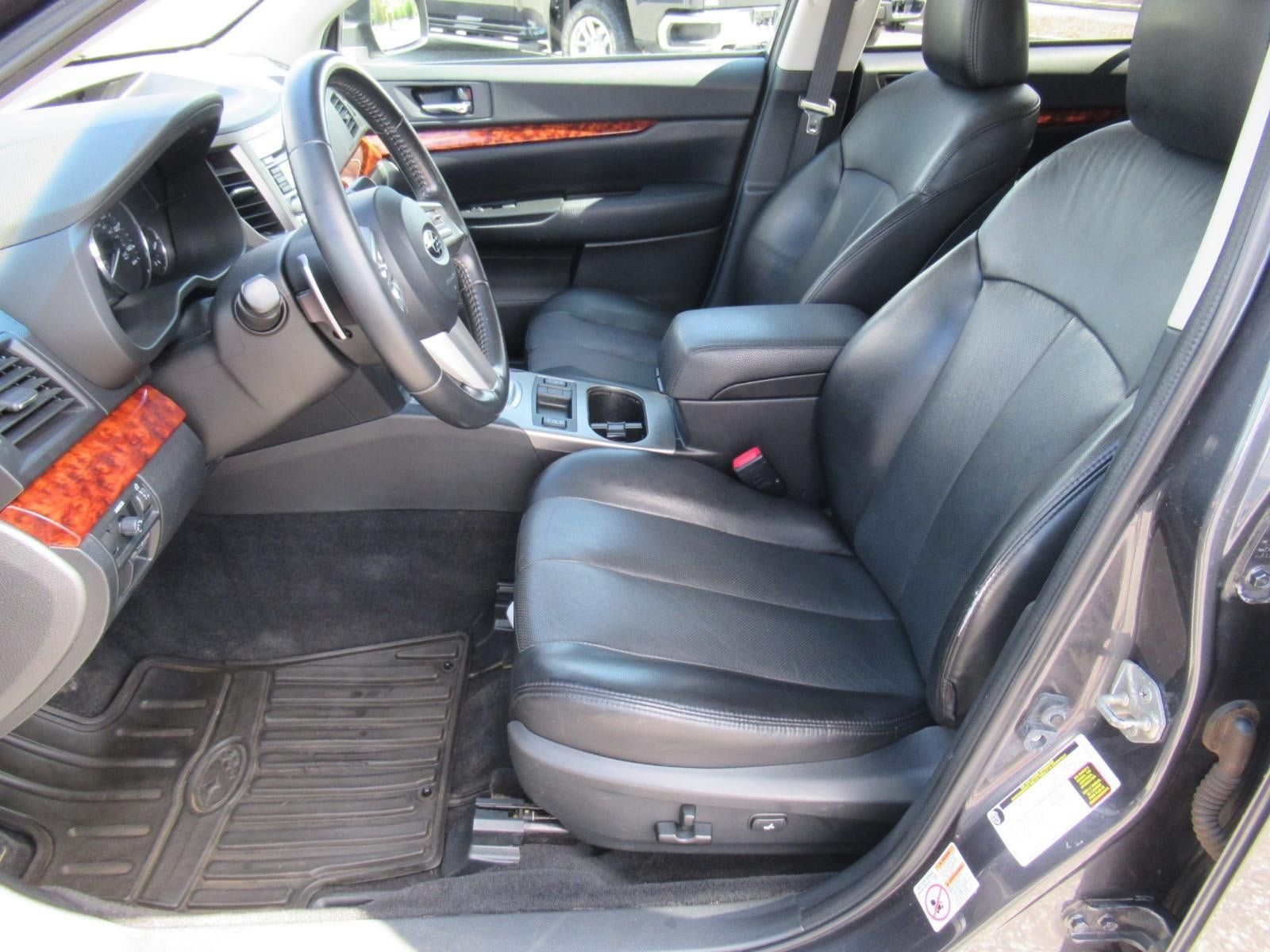 Used 2011 Subaru Outback 2.5i Limited AWD/4WD image 18