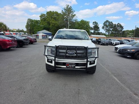 Used 2019 Ford F150 Platinum w/ Equipment Group 701A Luxury AWD/4WD image 2