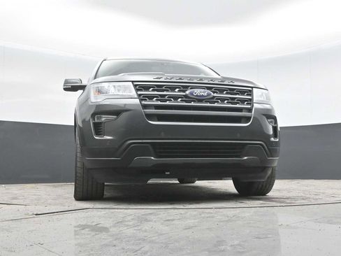 Used 2019 Ford Explorer XLT w/ Equipment Group 202A AWD/4WD image 48