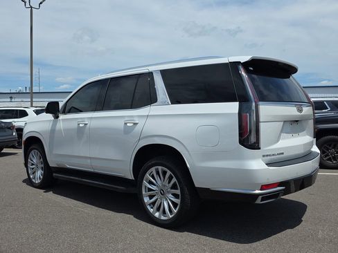 Used 2021 Cadillac Escalade Luxury AWD/4WD image 3