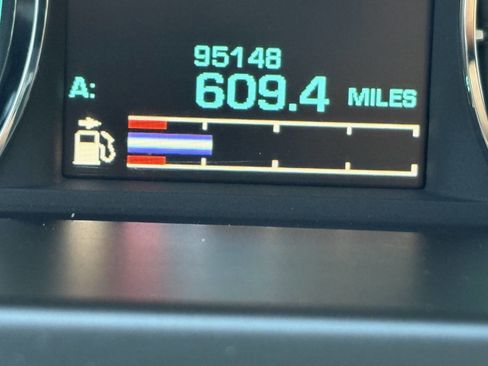 Used 2015 Jaguar XF Sport image 24