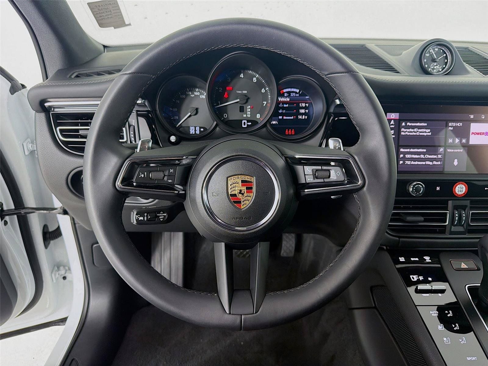 Used 2025 Porsche Macan AWD/4WD image 12