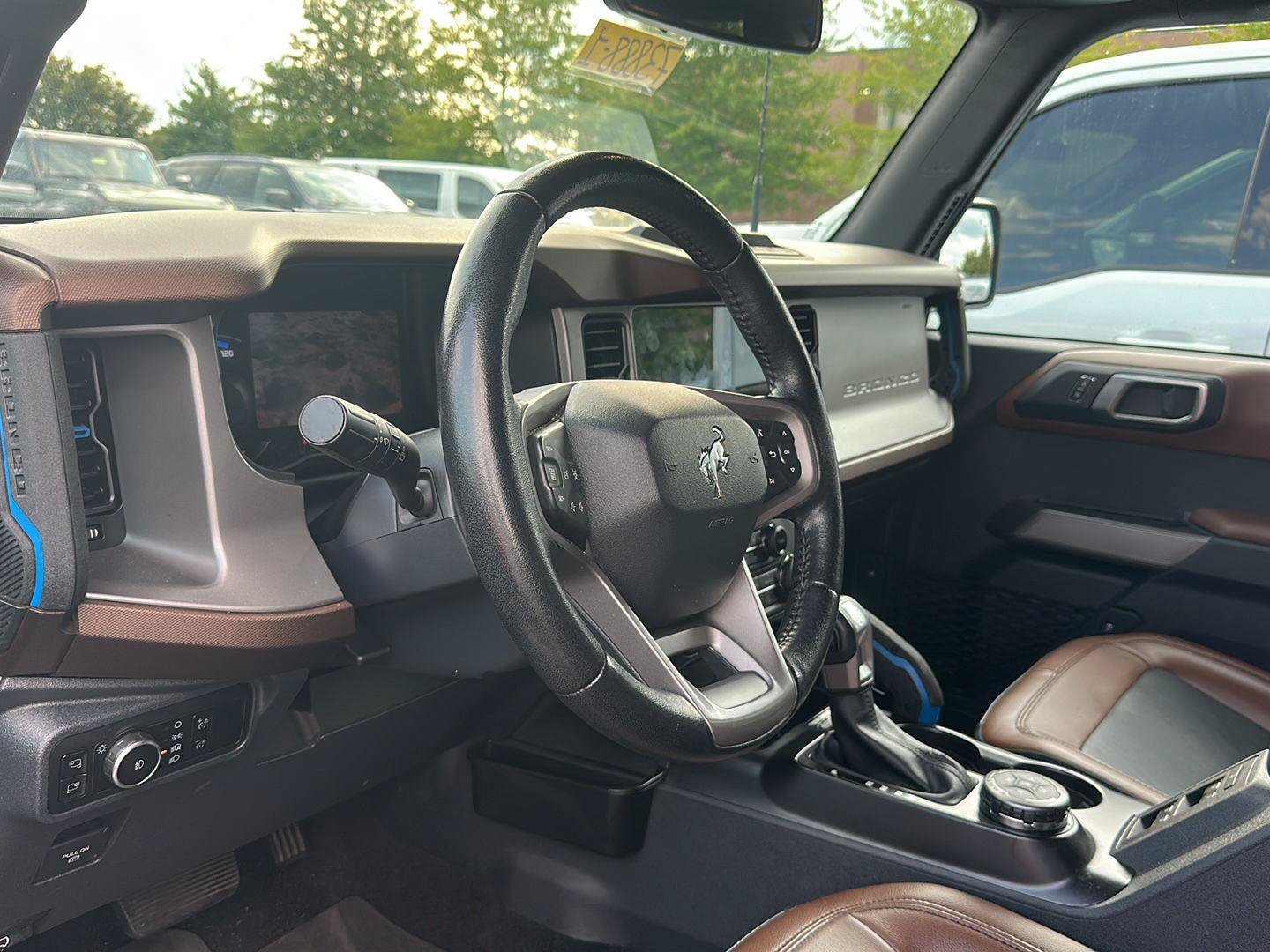 Used 2023 Ford Bronco Outer Banks AWD/4WD image 2