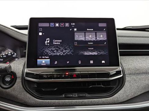 Used 2024 Jeep Compass Latitude image 22