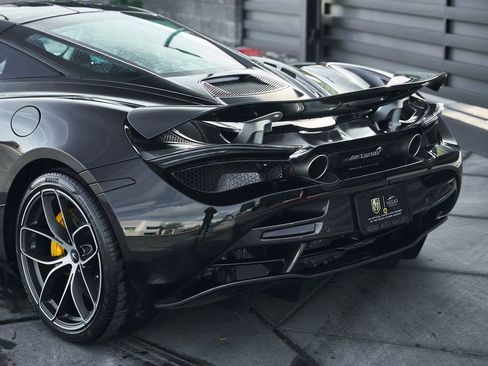 Used 2021 McLaren 720S RWD image 12