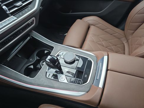 Used 2023 BMW X5 xDrive40i w/ Premium Package image 25