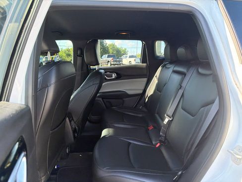 Used 2024 Jeep Compass Limited AWD/4WD image 4