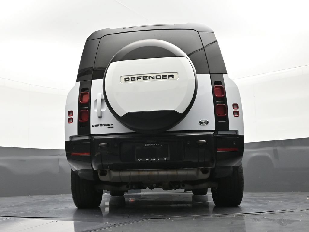 Used 2023 Land Rover Defender 130 X-Dynamic SE AWD/4WD image 23