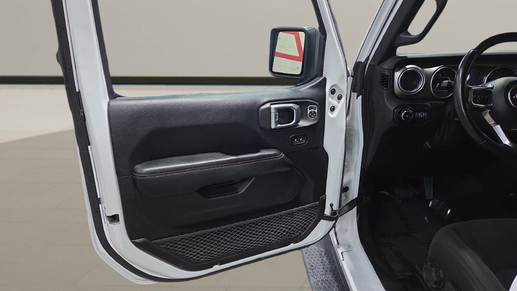 Used 2018 Jeep Wrangler Unlimited Sahara w/ Safetytec Group AWD/4WD image 7