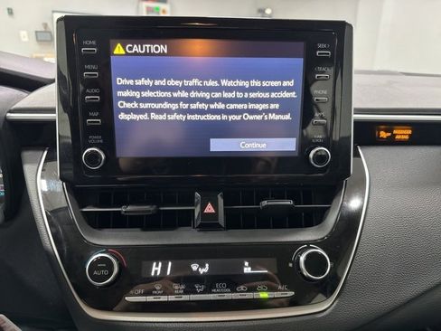 Used 2020 Toyota Corolla LE image 20