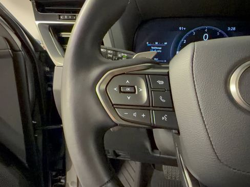 Used 2024 Lexus GX 550 w/ Cold Area Package AWD/4WD image 18