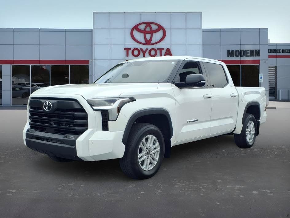 Used 2023 Toyota Tundra SR5 w/ SR5 Premium Package AWD/4WD image 1