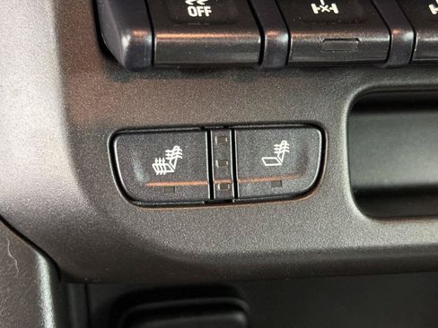 Certified 2022 Chevrolet Colorado ZR2 w/ ZR2 Midnight Special Edition AWD/4WD image 28