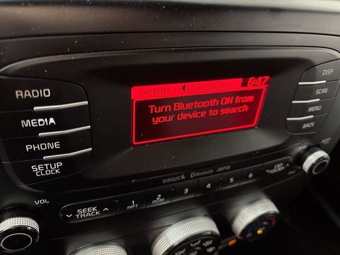 Used 2015 Kia Soul image 23