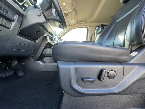 Used 2024 Ford Expedition XLT AWD/4WD image 14