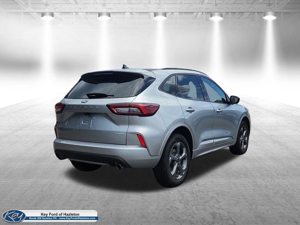 Used 2023 Ford Escape ST-Line AWD/4WD image 3