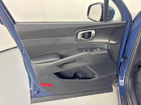 Used 2024 Kia Sorento S w/ Panoramic Sunroof Package image 38