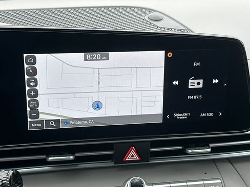 New 2025 Hyundai Elantra SEL image 18