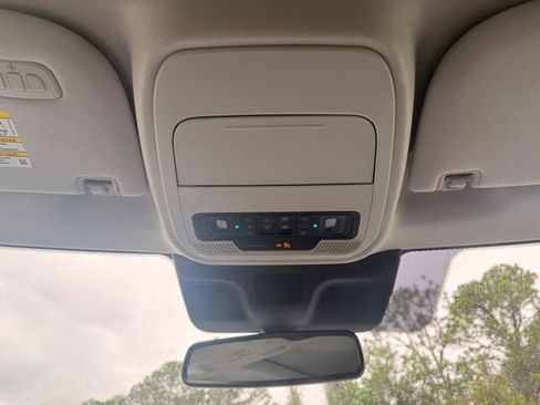 Used 2025 Ford Expedition Active AWD/4WD image 7
