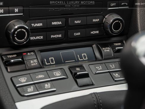 Used 2024 Porsche 718 Cayman image 28